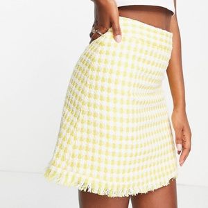 Tweed/boucle mini skirt in yellow - Size US 10
